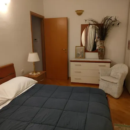 Vanessa Apartment *